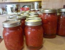 Pomodori nel loro stesso succo a fette - una ricetta semplice con sterilizzazione